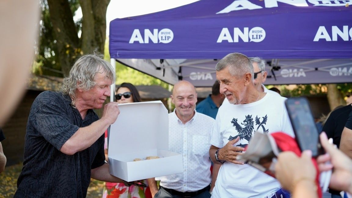 Podezřelý z plagiátorství zůstane na kandidátce. ANO ho bude řešit v pondělí