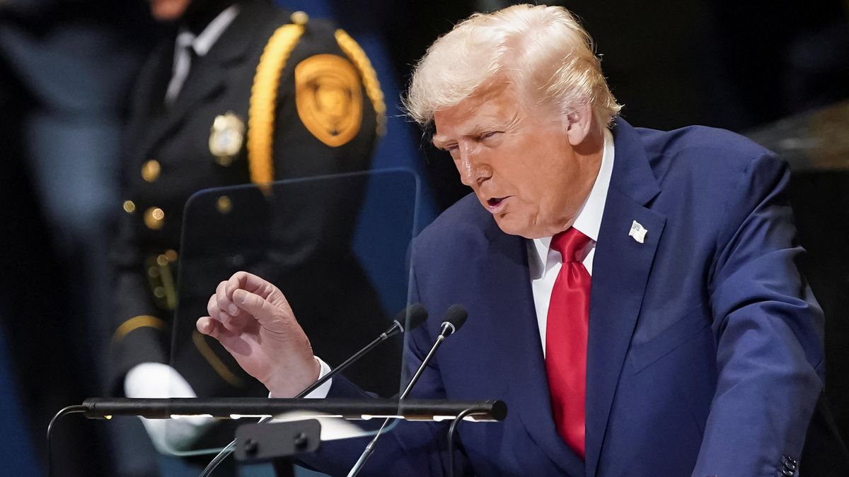 Trump si myje ruce nad Ukrajinou. Rozhodnout může vzdušná bitva o ropu