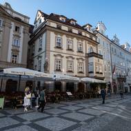 Hotel U Prince a Bar Black's Angles.