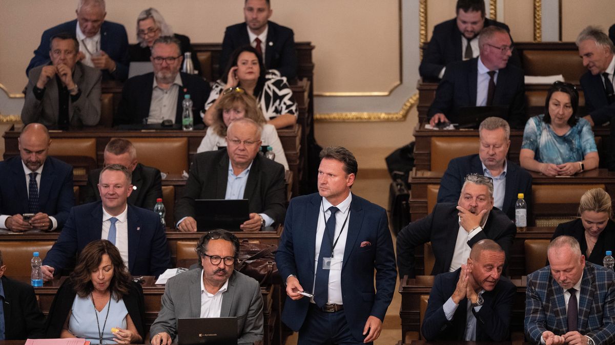 Babišova vláda spěchá. Zákony tlačí bez možnosti připomínek