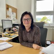 Vedení malé obce chystá řadu obecních oprav a připravuje místní na stavbu přehrady. 