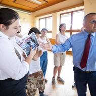 „Tohle nevypadá na diskuzi,“ oponuje Foldynovi jedna ze studentek.