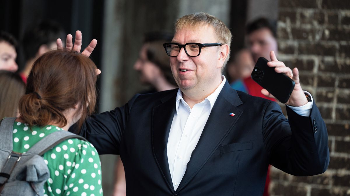 Juchelkův nejtrapnější slib ženám i mužům v Česku