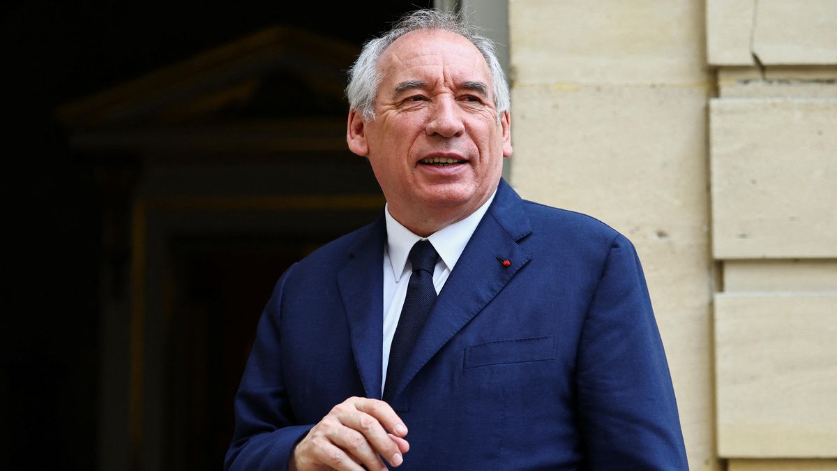 Francie večer očekává pád vlády