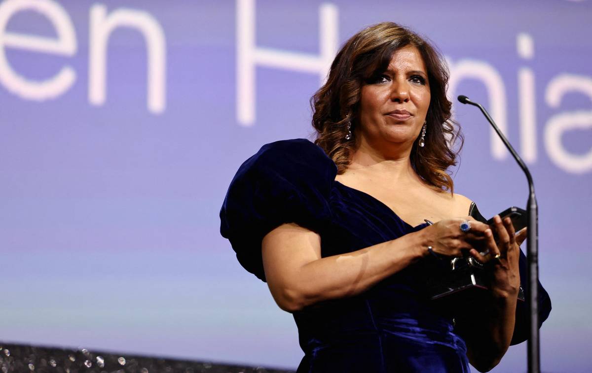 Tuniská režisérka Kaouther Ben Hania přebírá Stříbrného lva za film Hlas Hind Radžab.