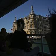 Nádraží, které bylo zvěčněno ve starých tureckých filmech a popsáno v mnoha románech, převzalo ministerstvo kultury, které ho chce přeměnit na umělecké centrum. 