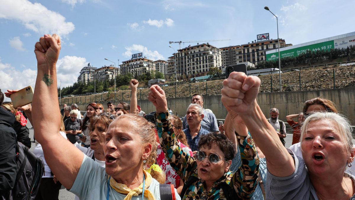 Příznivci turecké opozice vyšli do ulic navzdory zákazu demonstrací