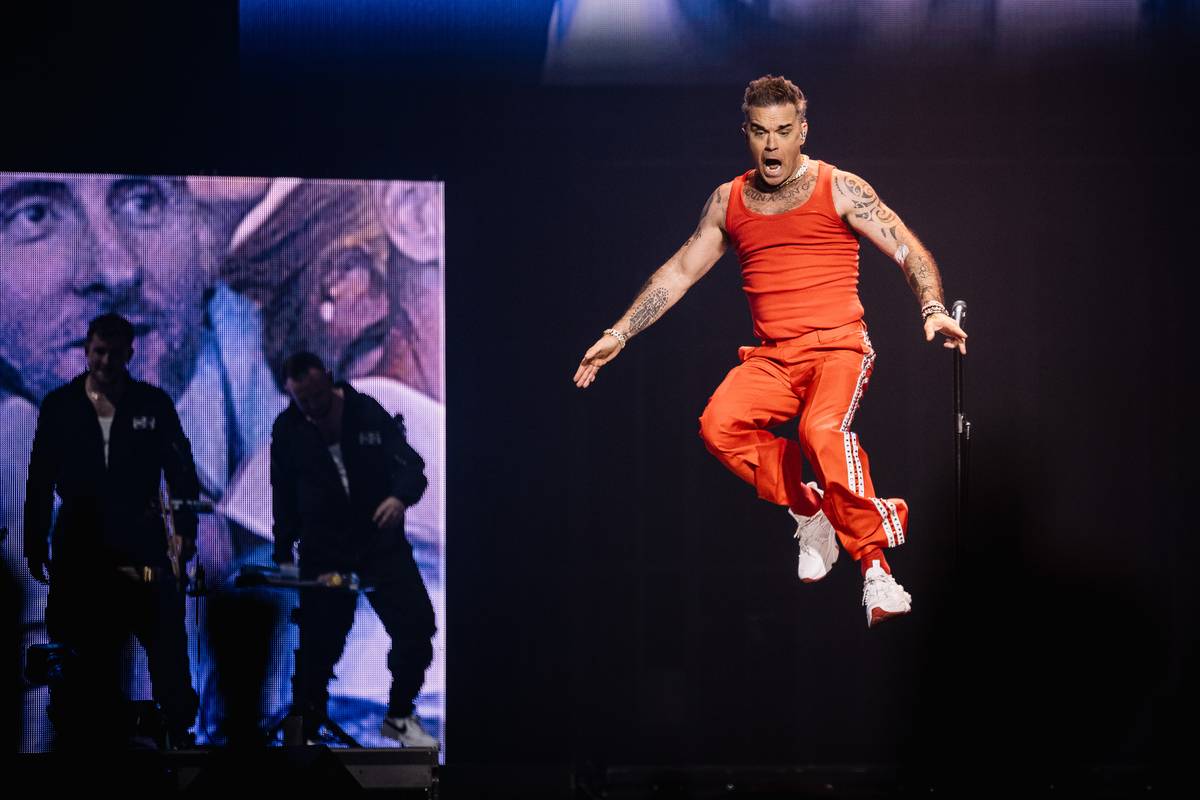 Snímek z koncertu Robbieho Williamse.