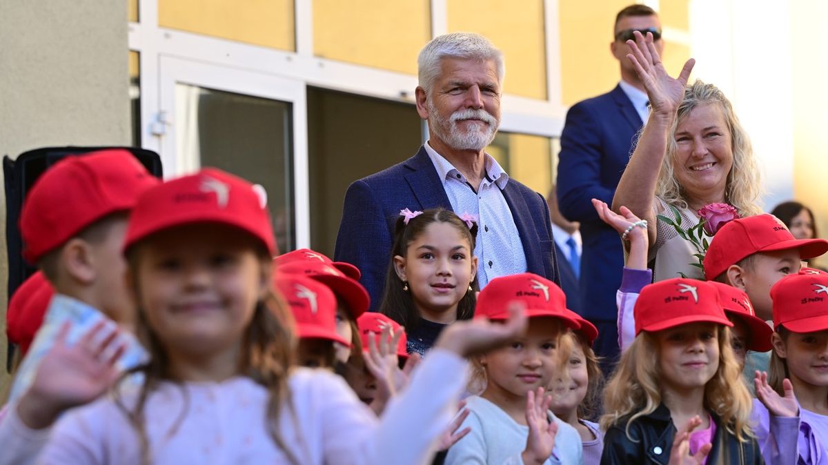 Pavel navštívil základní školu na Kolínsku. Nebojte se nezdarů, řekl žákům