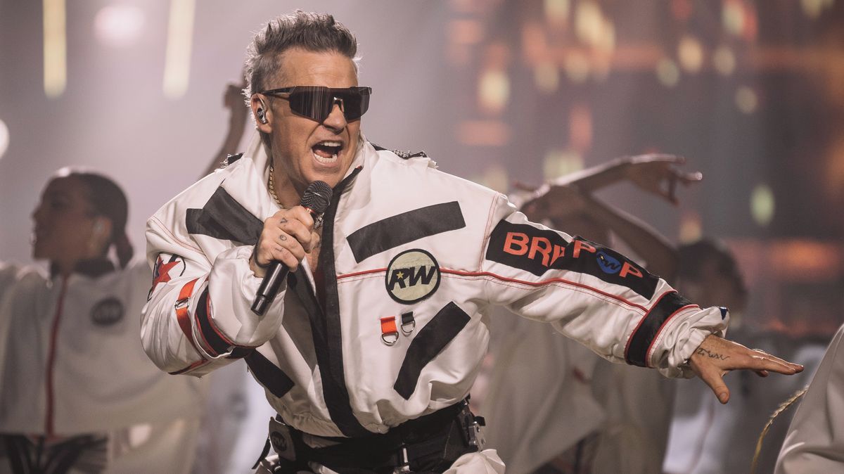 Photo: seznamzpravy.cz Robbie Williams to Headline Colours of Ostrava