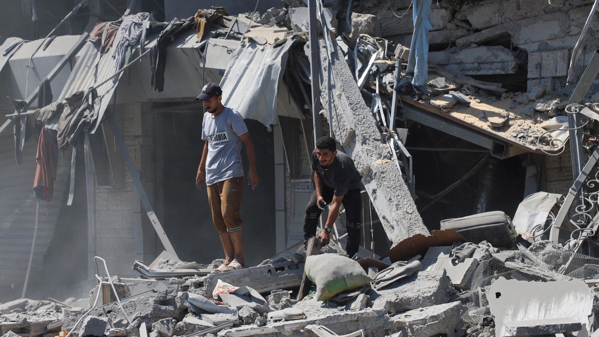 Israeli Strikes Kill Over 40 in Gaza