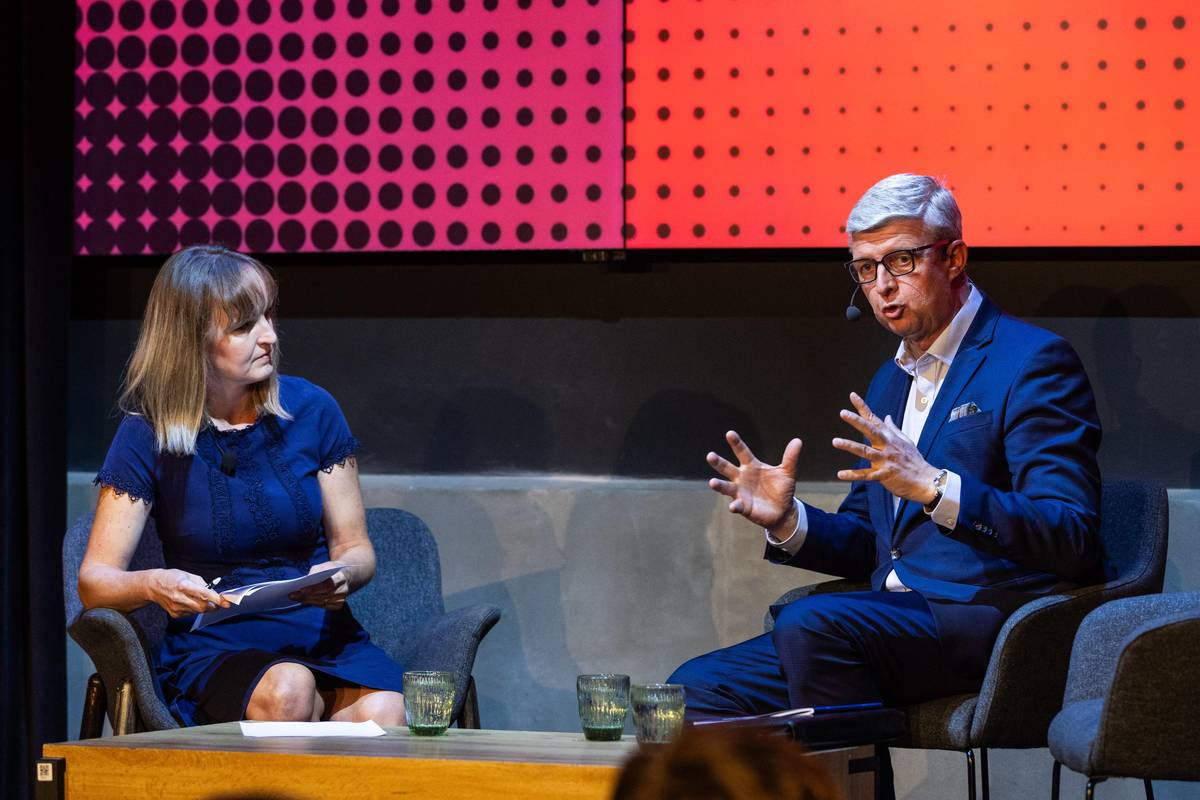 Pozvání do dalšího volebního speciálu Ptám se já přijal místopředseda ANO Karel Havlíček. 