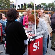 Voliči podepisovali petici proti nákupu stíhaček F-35.