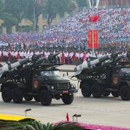 Vietnam v úterý k oslavám 80 let od vyhlášení nezávislosti na Francii uskutečnil vojenskou přehlídku, která byla největší za několik desetiletí. Země ukázala tisíce vojáků, tanky, stíhačky, válečné lodě i ponorky, napsala agentura AP. (Hanoj, 2. září)