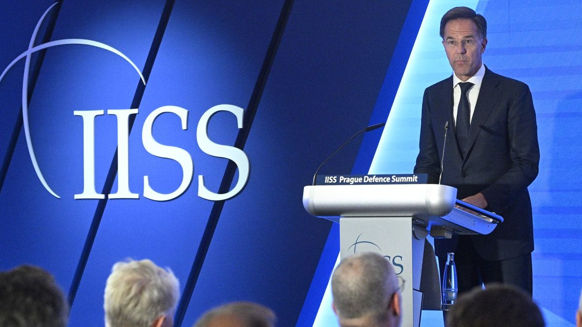 Rusko v dohledné době zůstane destabilizační silou ve světě, řekl Rutte v Praze