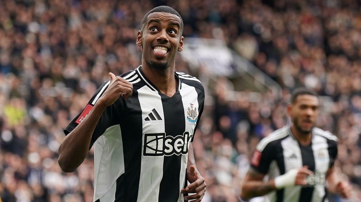 Jak si vytrucovat přestup. Isak dovršil rekordní nákupy Liverpoolu