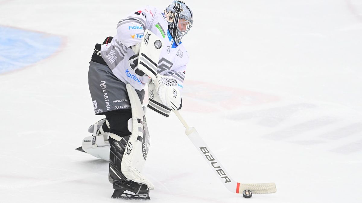 Brankář se mění na obránce. Frodl ukazuje cestu, má dovednost jako v NHL