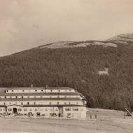 Špindlerova bouda na historickém snímku.