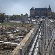 Od roku 2013 je nádraží Haydarpaşa uzavřené. Zpočátku kvůli rekonstrukci, poté kvůli archeologickým vykopávkám, které odhalily artefakty z 5. století před naším letopočtem a které stále pokračují. Loni byla stanice předána ministerstvu kultury a první fáze nového uměleckého centra by měla být dokončena příští rok.