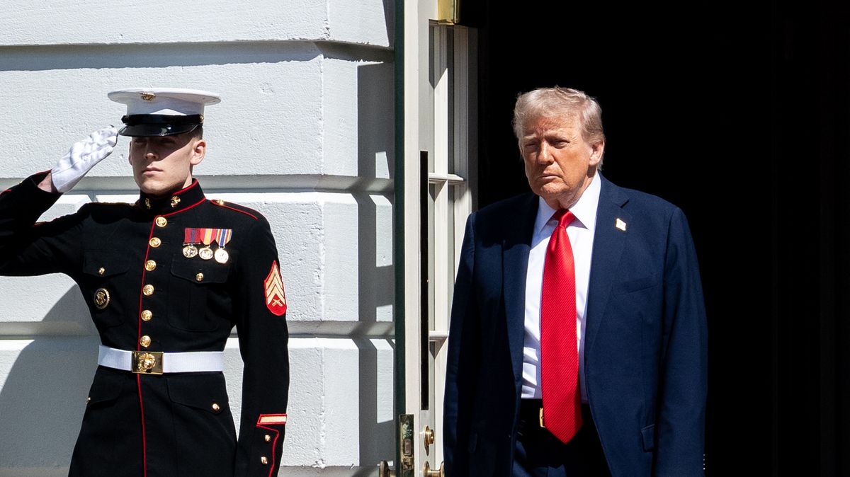 Sdílené „úžasné tajemství“. Na Trumpa se valí nové materiály o Epsteinovi