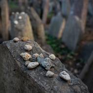 Kameny na náhrobcích odkazují na starou tradici židovského pohřbívání. 