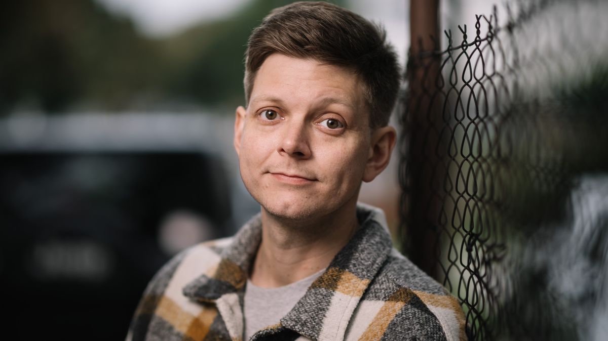 Technika „páchnoucího sledě“: Český youtuber je terčem proruského hnutí