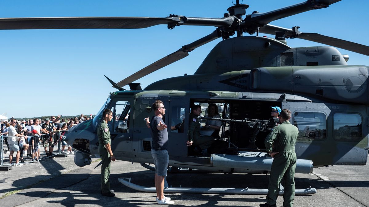 V Polsku jsou dva nové vrtulníky české armády, posílí operace NATO