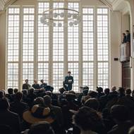 Idan Weiss jako Franz Kafka.