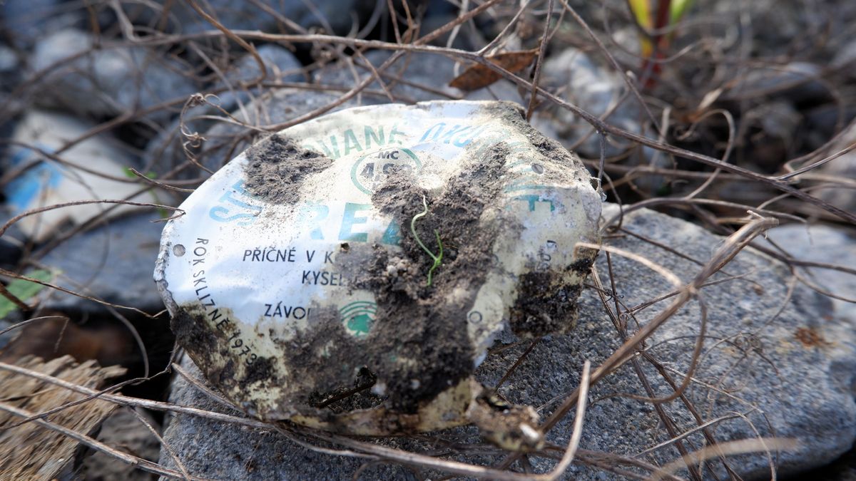 Starosta o zamořených pozemcích: O odpadu jsme věděli, o nebezpečné skládce ne