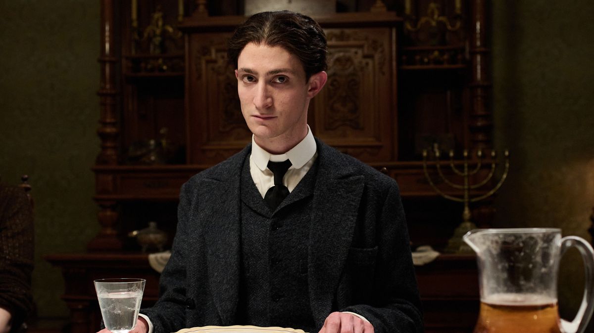 Recenze: Nový film neříká o Kafkovi vůbec nic