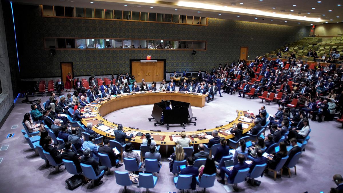 ロシアと中国は、国連安全保障理事会にイランに関する制裁を延期するよう求めました