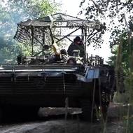 Manévry přicházejí v mimořádně napjaté chvíli, pouhé dva dny poté, co Polsko, za podpory spojenců z NATO, sestřelilo nad svým územím několik ruských bezpilotních letounů.