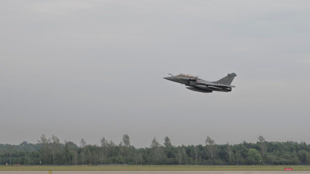 Video: NATO vysílá stíhačky a fregatu do Polska, reaguje na ruské drony
