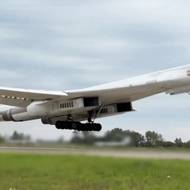 Rusko a Bělorusko v pátek zahájily rozsáhlé společné vojenské cvičení Západ-2025. (Na snímku ruský strategický bombardér Tu-160.)