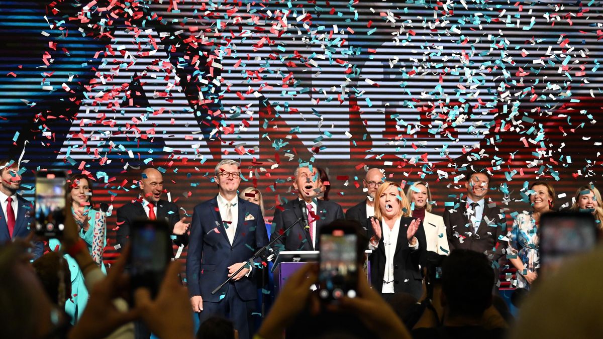 Kabinet bude každý půlrok veřejně skládat účty, plánuje Babiš