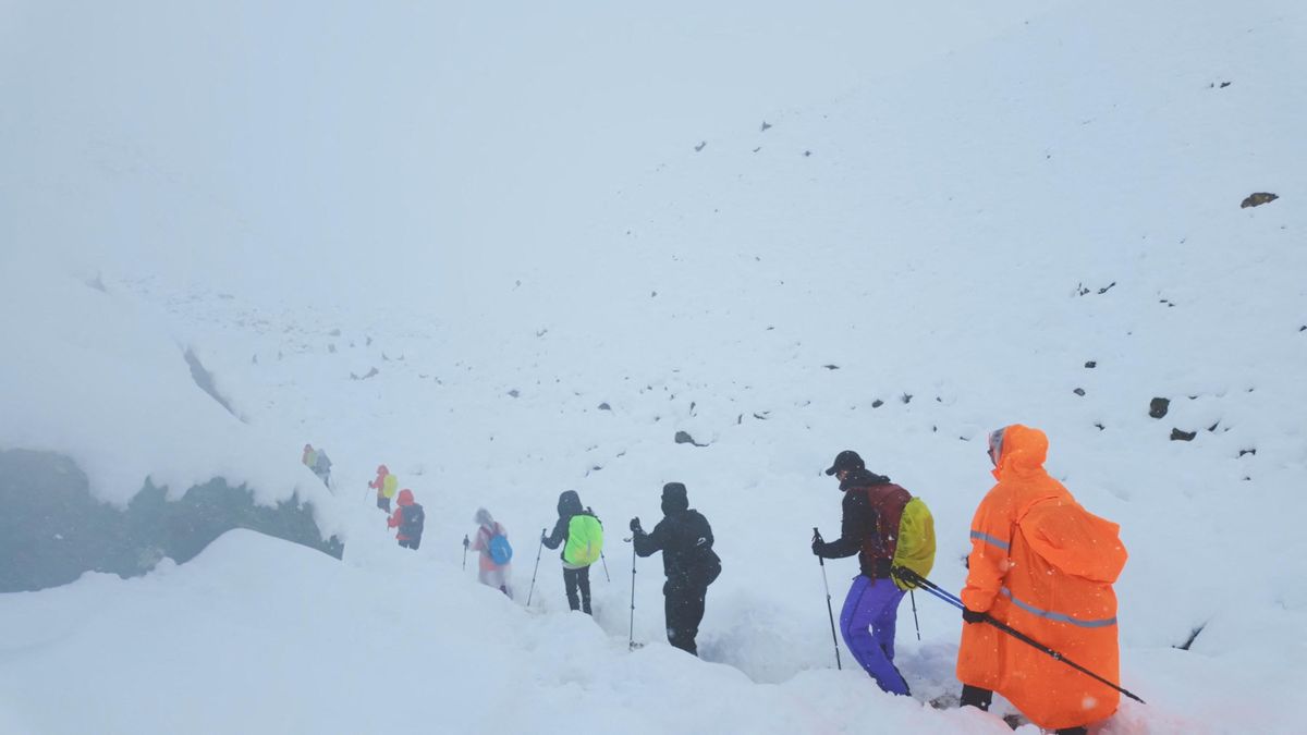Počasí na Everestu se uklidnilo. Většina uvězněných horolezců už je v bezpečí