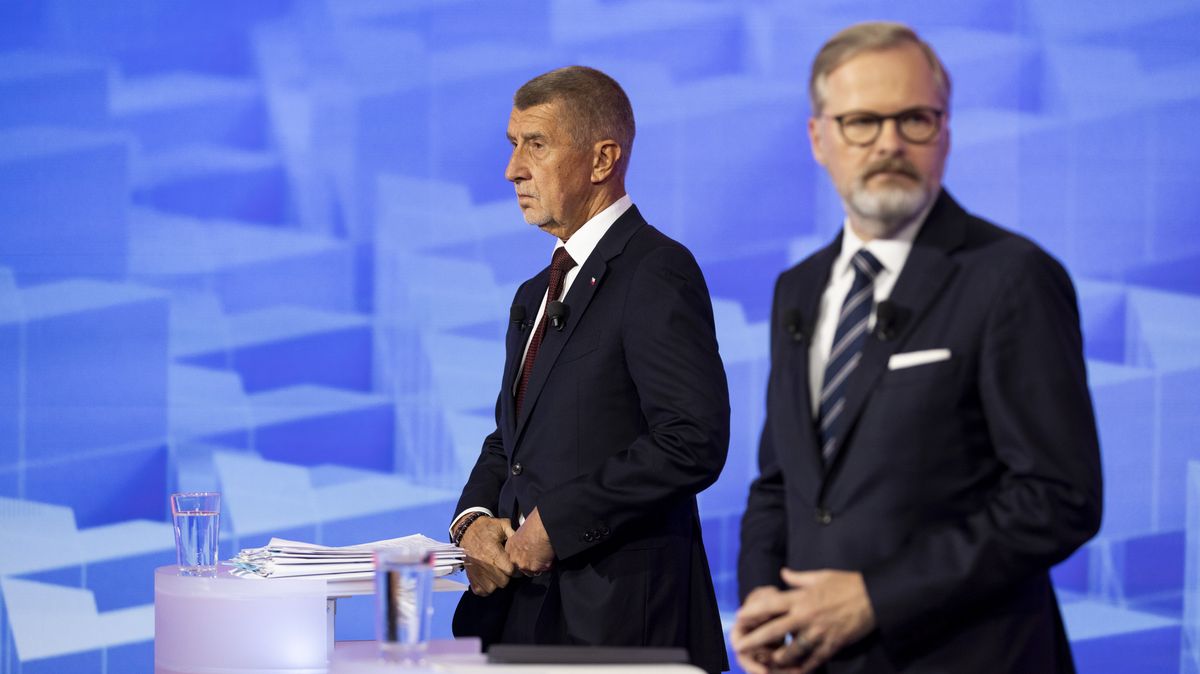 Online: Začaly volby. Zůstane Česko západní zemí, nebo se otočí ke Kremlu?