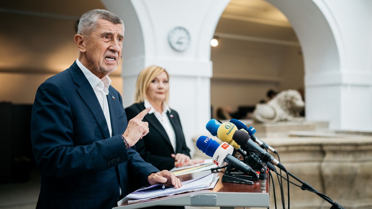 „Je to jejich boj.“ Spolu ani STAN nechtějí uvolnit funkce „ošizeným“ Pirátům