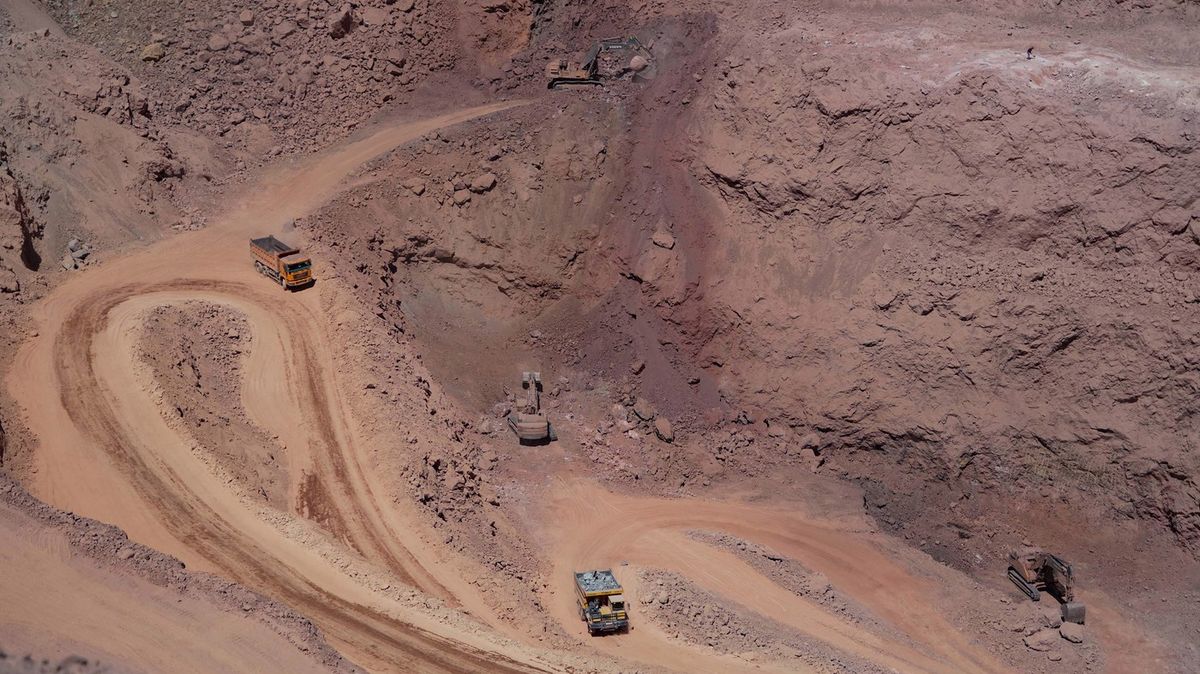 Fotky: Závod o vzácné minerály přináší boom do tádžických dolů