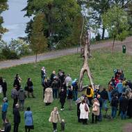 „Doufáme, že sochu Pražané přijmou a možná se nám ji podaří tady umístit natrvalo,“ dodala na úterní vernisáži ředitelka galerie Magdalena Juříková.