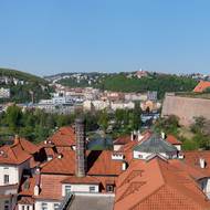  Pohled z jižního bastionu hradeb Vyšehradu.