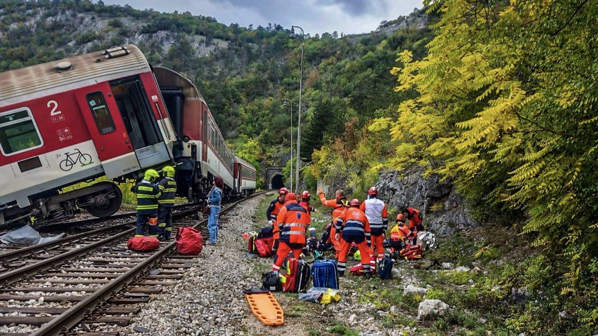 Na Slovensku se srazily dva proti sobě jedoucí rychlíky