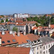 Pohled ze severního bastionu hradeb Vyšehradu.