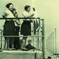 Jako náčelnice vede cvičení žactva – 1932
