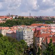 Pohled z východních hradeb Vyšehradu.