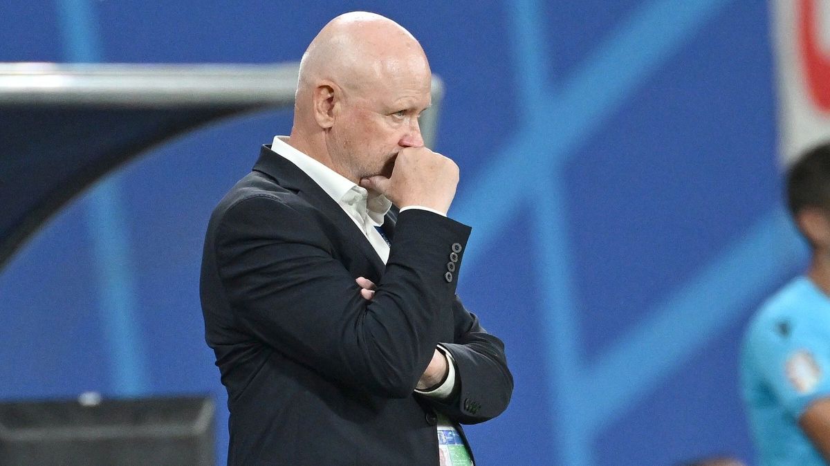 Pět hříchů trenéra Haška. Reprezentace musí ctít trendy, jenže neví s kým