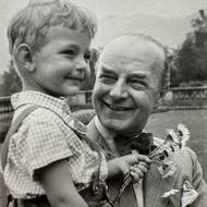 Heinrich Schicht s vnukem Hansem na zahradě rodinné vily v Ústí nad Labem.