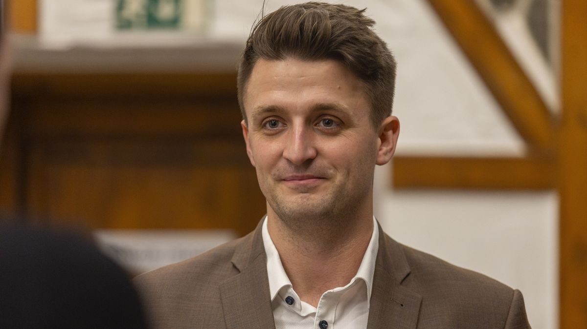 Mladí ve Sněmovně. Jak chtějí proměnit českou politiku?