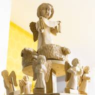 Anděl, který ozdobí vrchol věže.