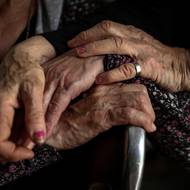 Pro ni a její přátele však není na obzoru mnoho pozitivních zpráv. Argentinský důchodový systém je na pokraji kolapsu.